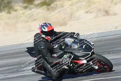 media/Dec-01-2025-Moto Forza (Mon) [[2daa91e15f]]/2-Intermediate Group/Session 4 Turn 9/